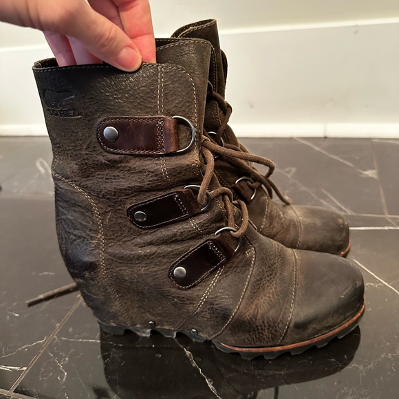 Sorel lace up wedge boot size 7.5 - Picture 2 of 4